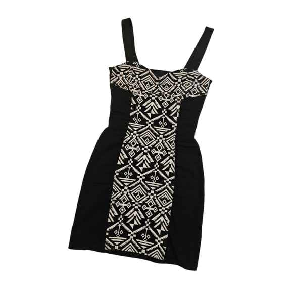 3/$15 🌺H&M Geometric Bodycon Dress - Picture 4 of 13